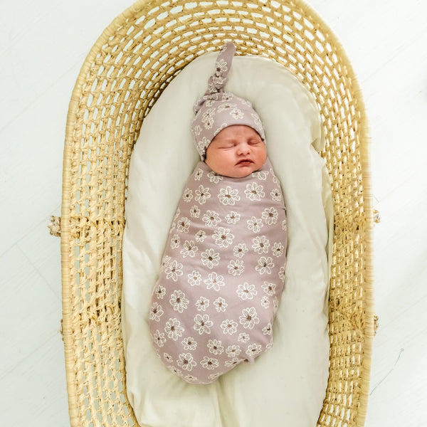 Makemake Organics Organic Baby Swaddle Blanket & Hat - Daisies