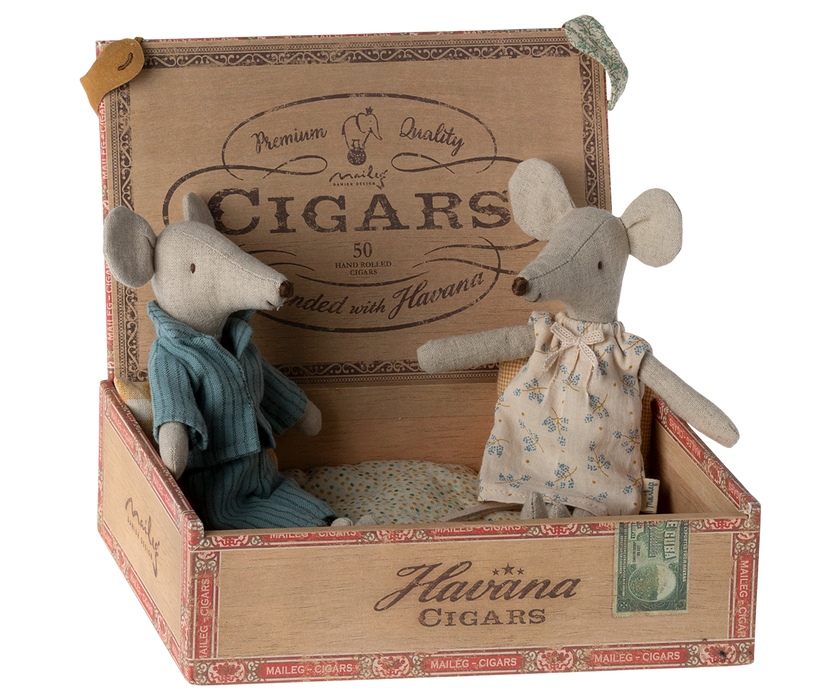 Maileg Mum & Dad Mice in Cigar Box