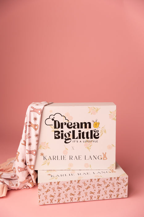 Dream Big Little Co HOPPY EASTER DREAM RUFFLE BLANKET