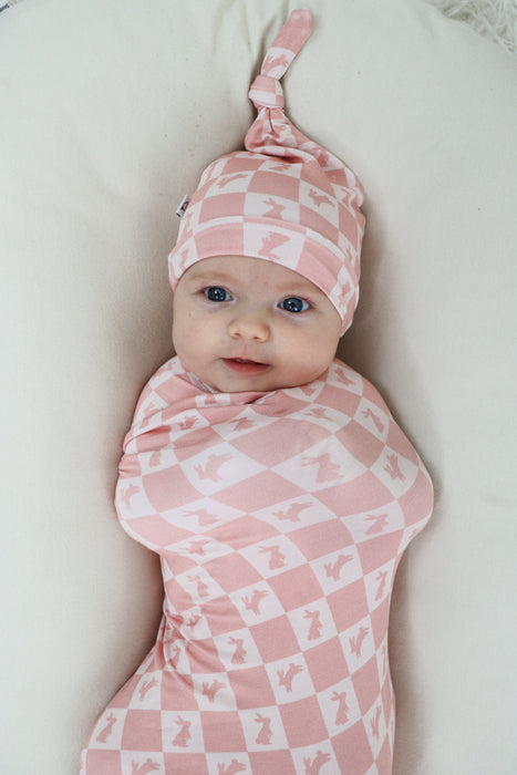 Dream Big Little Co HOPPITY BLUSH CHECKERS DREAM SWADDLE & BEANIE