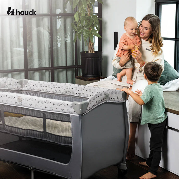 Hauck Sleep N Play Center Portable Travel Cot w/Bassinet & Playpen, Stars Grey