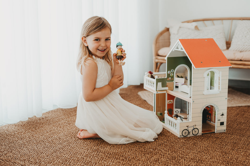 Small Foot Dollhouse with roof terrace