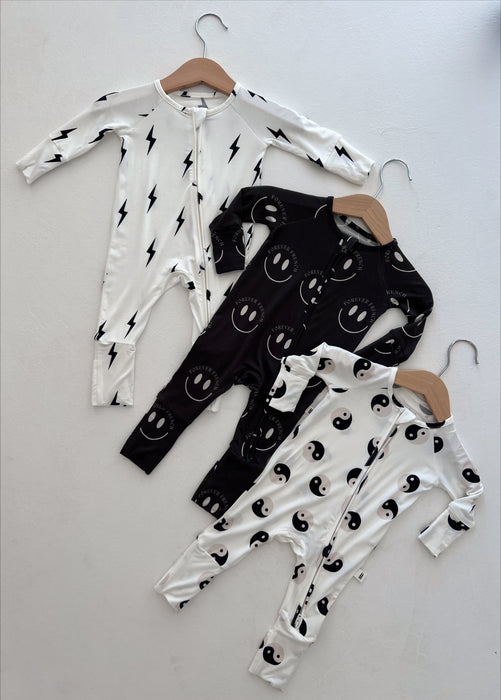 forever french baby Bamboo Zip Pajamas | Black & White Yin Yang