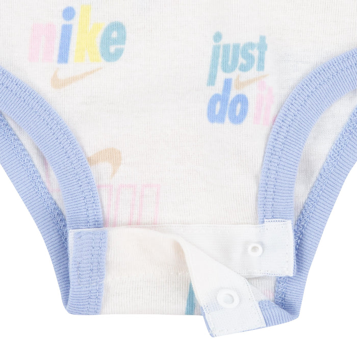 Nike E1D1 Gift Set Bodysuit, Hat, & Bootie in Sail Newborn-6 Months