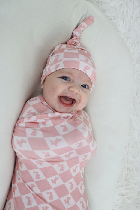 Dream Big Little Co HOPPITY BLUSH CHECKERS DREAM SWADDLE & BEANIE