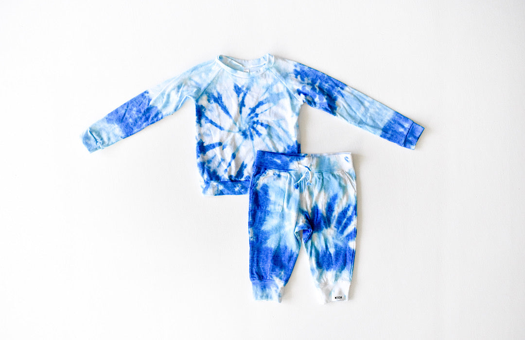 Worthy Threads Kids Tie Dye Raglan Shirt in Blue Sky
