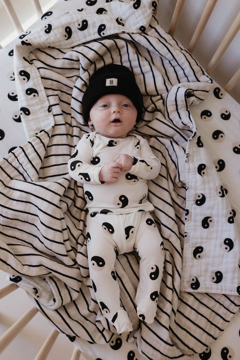 forever french baby Black & White Yin Yang | Sleepy Time Set