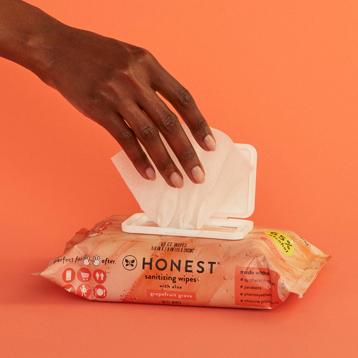 Honest Sanitizing Wipes 15 count Travel w/ Tray - Grapefruit Grove