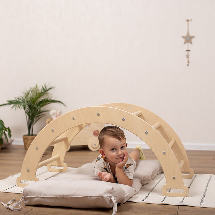 woodandhearts Climbing Arch Cushion