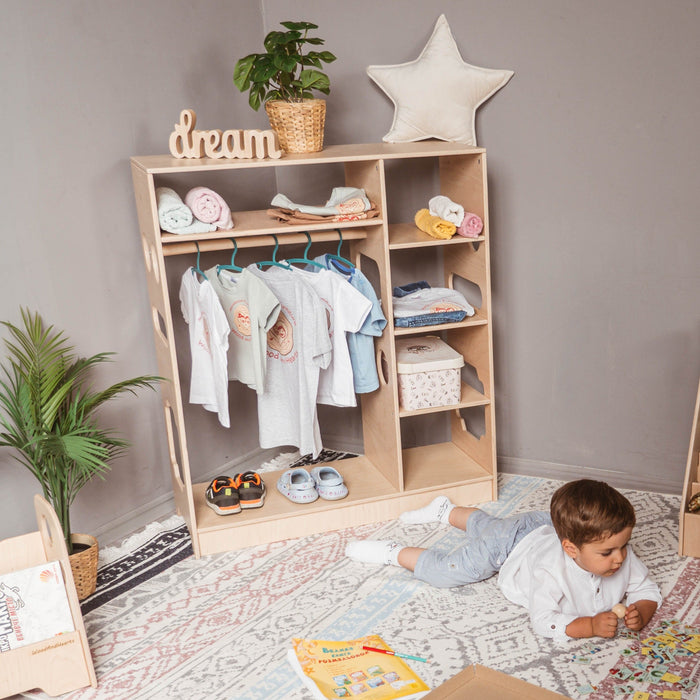 woodandhearts Montessori Closet