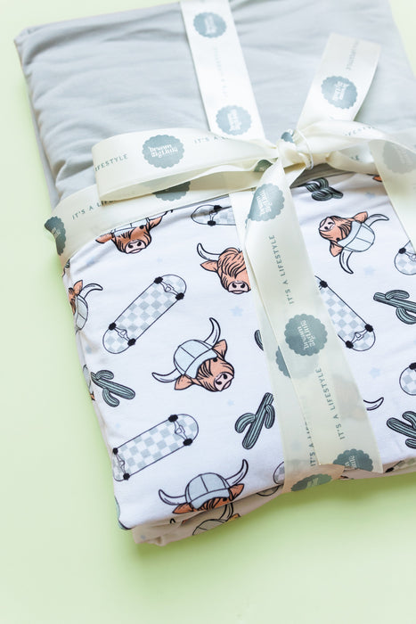 Dream Big Little Co EXCLUSIVE MOO-VING FAST DREAM BLANKET