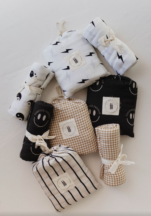 forever french White & Black Lightning Bolt | Crib Sheet