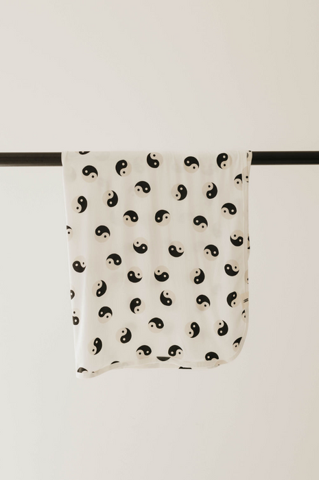 forever french Bamboo Swaddle | Black & White Yin Yang