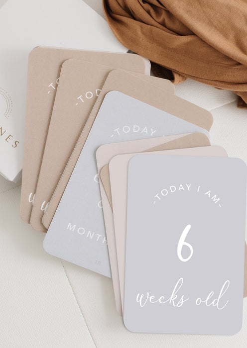 Tuck and Bundle Modern Baby Milestone Cards