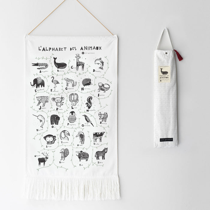 Wee Gallery Animal Alphabet Printed Tapestry - French Edition