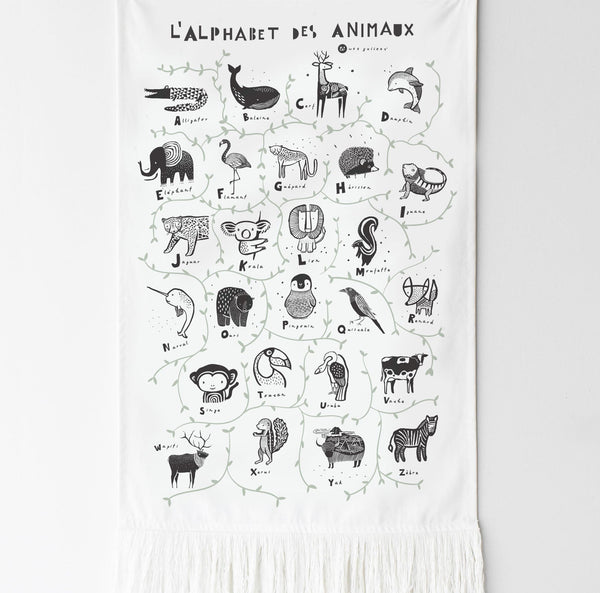 Wee Gallery Animal Alphabet Printed Tapestry - French Edition