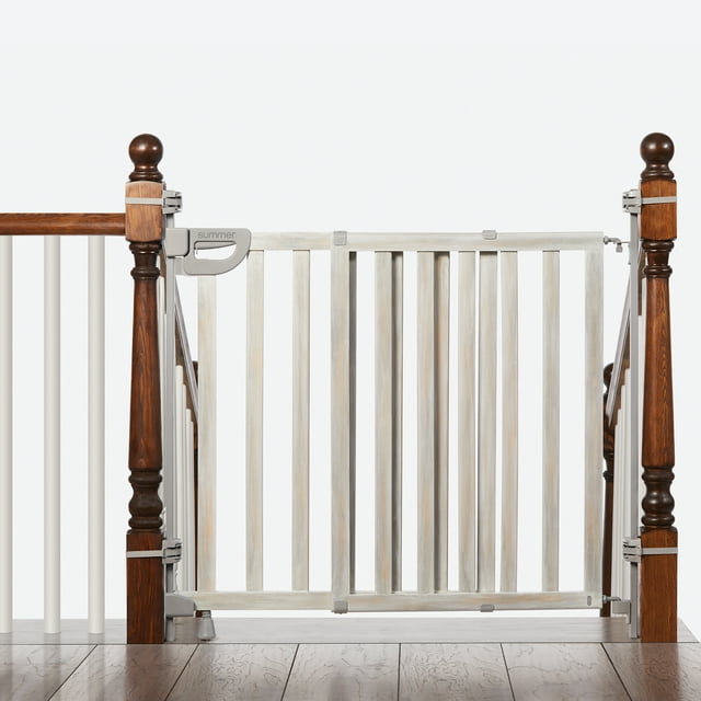 Summer Infant Banister & Stair Wood Safety Gate