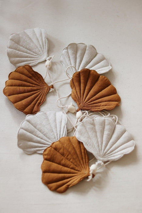 Moi Mili Linen “Caramel” Garland with Shells