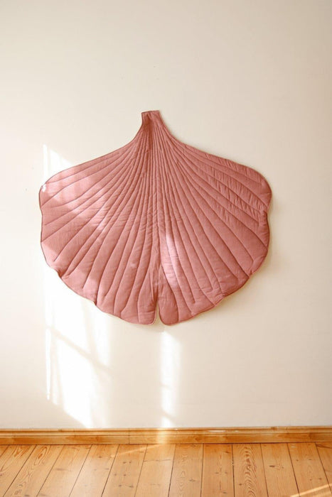 Moi Mili Linen “Dirty Pink” Ginkgo Leaf Mat