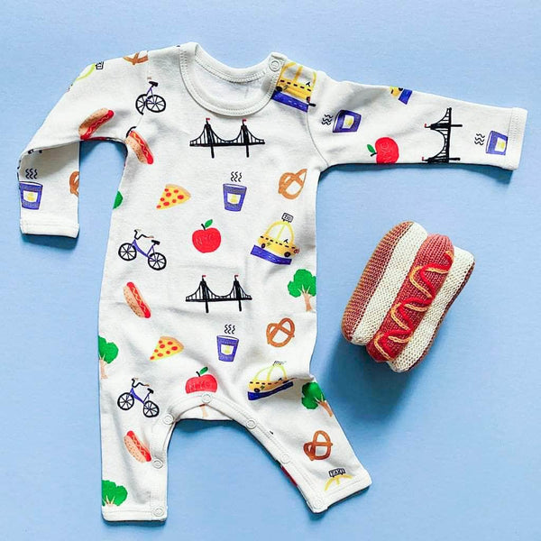 Estella Organic Baby Gift Set - New York Onesie & Hot dog Rattle Toy