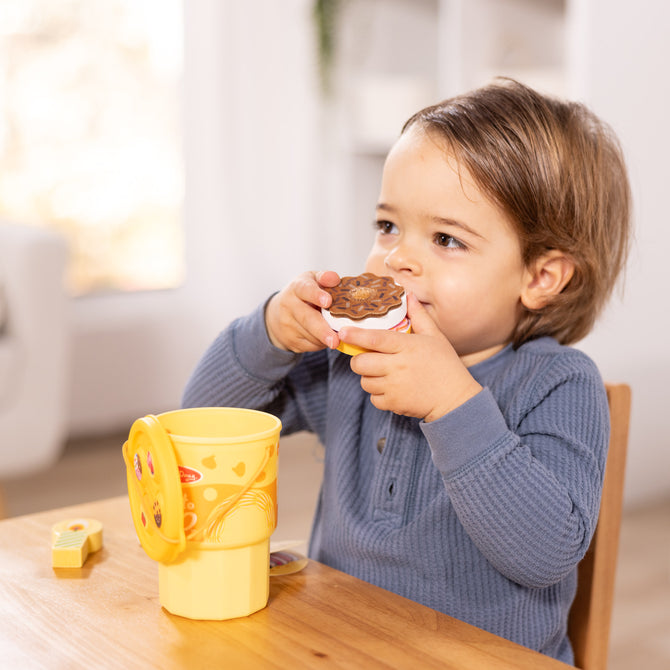 Melissa & Doug Play to Go Cake&Cookies Play Set