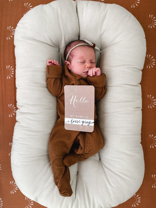 Tuck and Bundle Modern Baby Milestone Cards