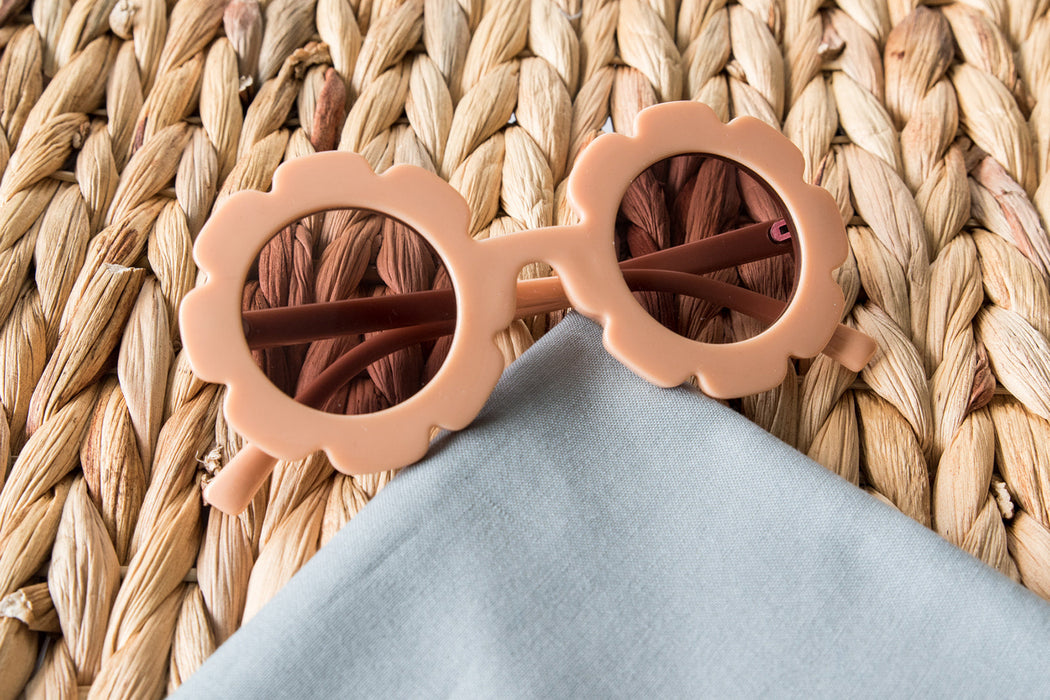 Babeehive Goods Toddler & Kid Daisy Sunglasses - Peach