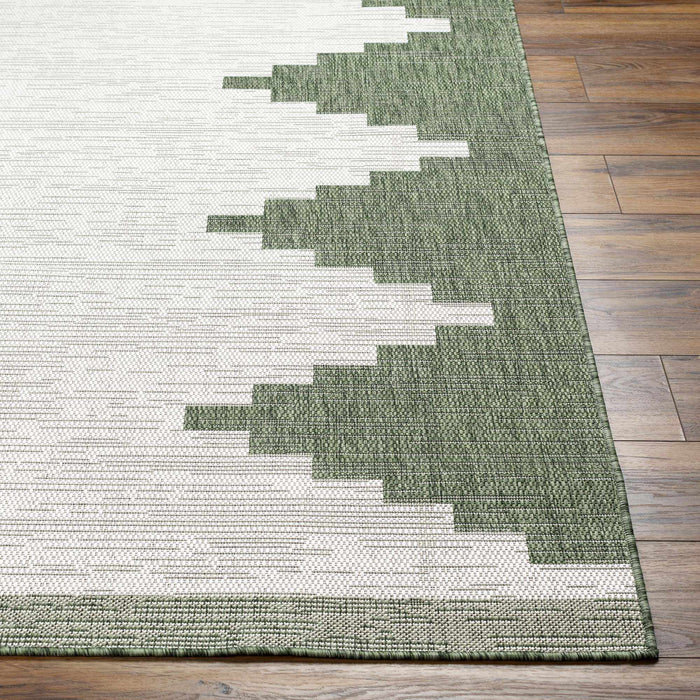 Hauteloom Djugun Green Outdoor Rug