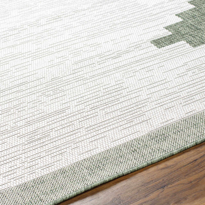 Hauteloom Djugun Green Outdoor Rug