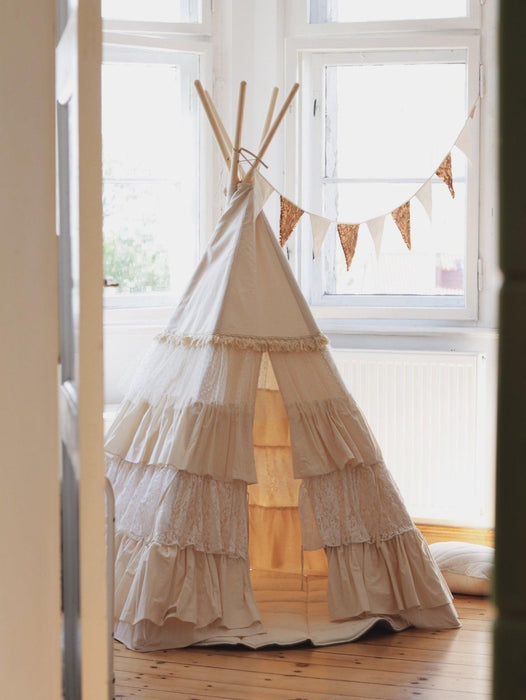 Moi Mili “Shabby Chic” Teepee Tent with Frills