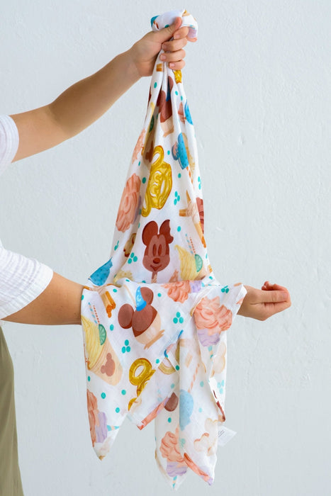 Ellie Sue Snacks Muslin Blanket